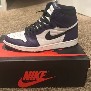 Air Jordan 1 retro high.